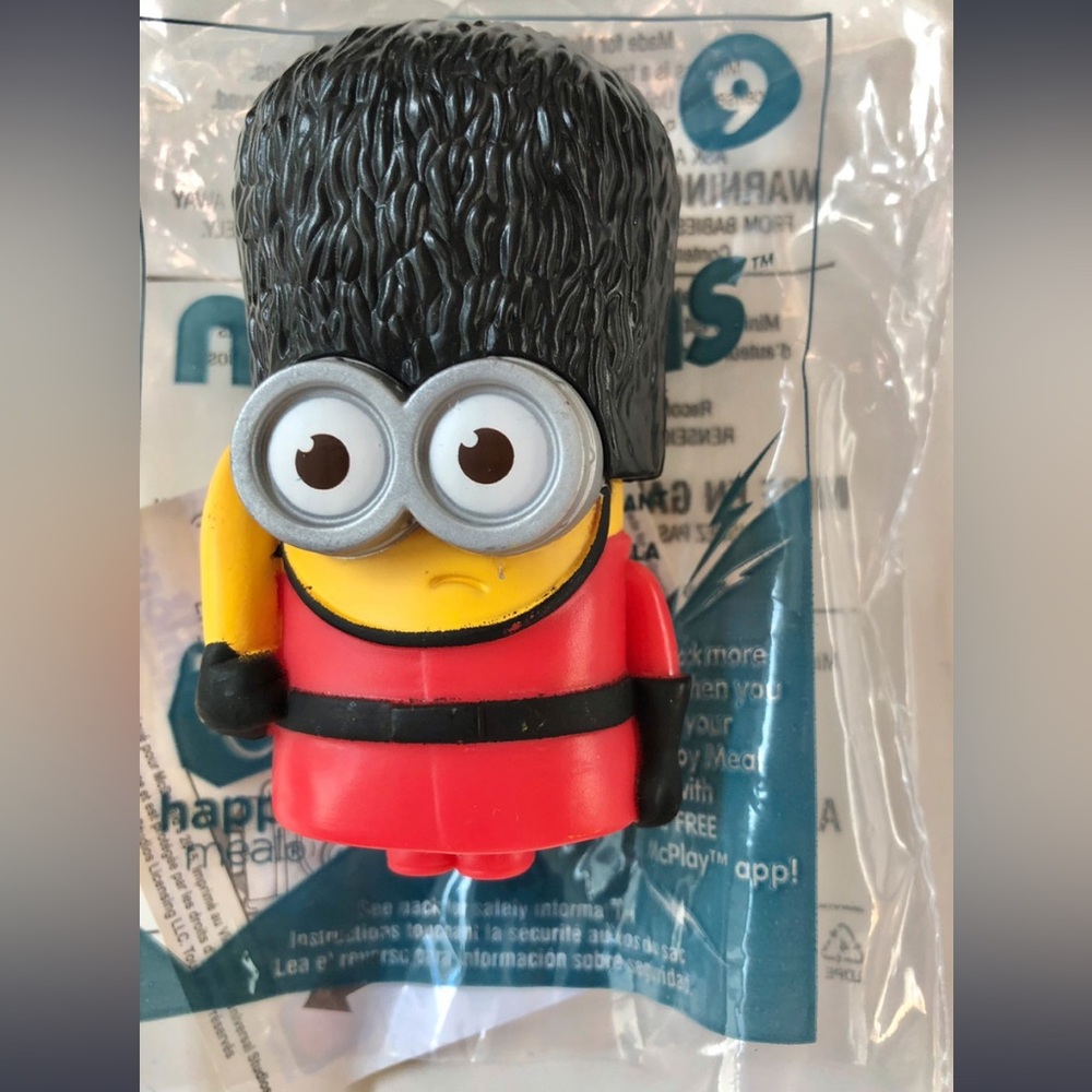 Mcdonald’s Toy — Queens Guard Minion